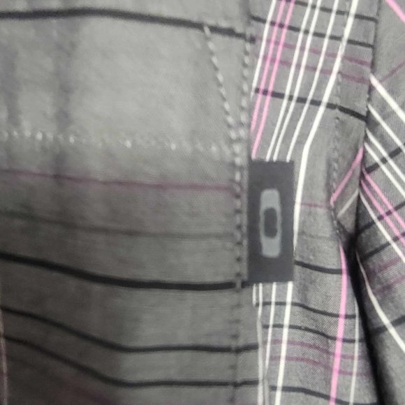 Mens Size L Oakley Short Sleeve Plaid stripe black grey pink button down shirt - Picture 7 of 9